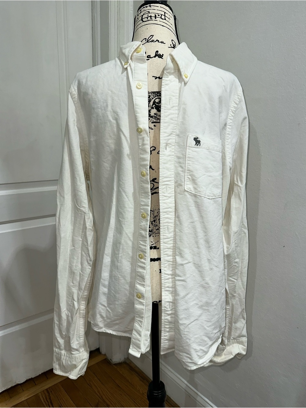 Abercrombie & Fitch White Long-Sleeve Button-Down Shirt with Pocket Logo